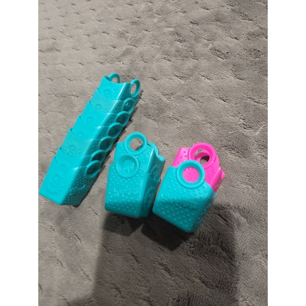 Teal miniature shopping bag accessory from Shopkins, made by Moose Toy